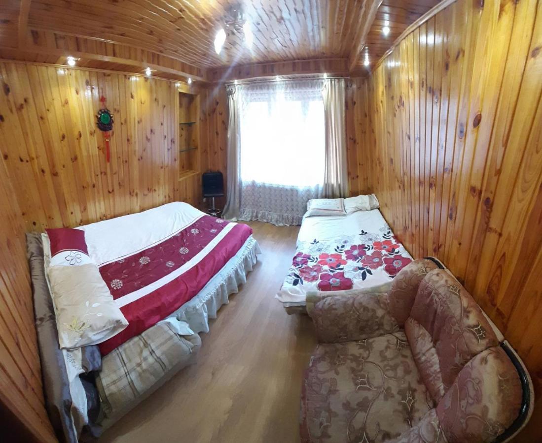 Куренiвський Двiр Киев Екстериор снимка