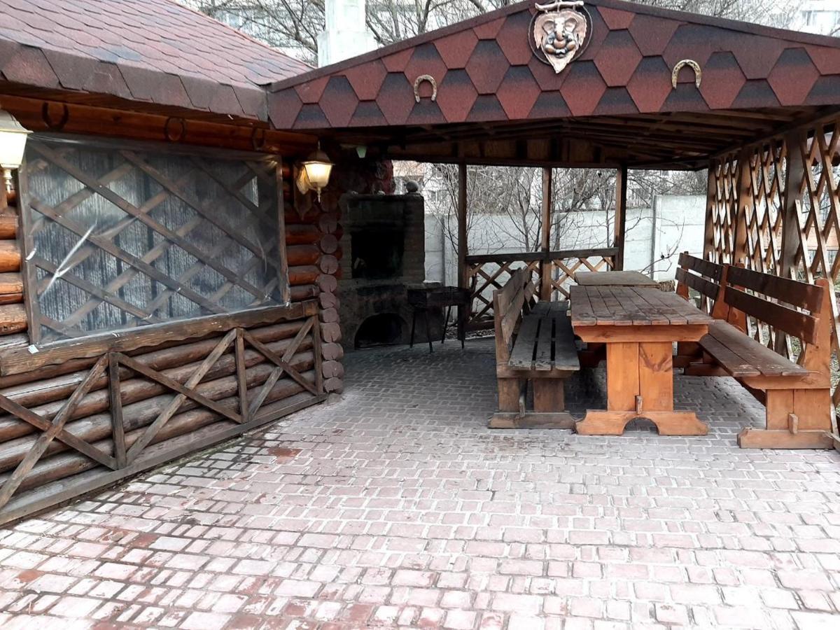Куренiвський Двiр Киев Екстериор снимка
